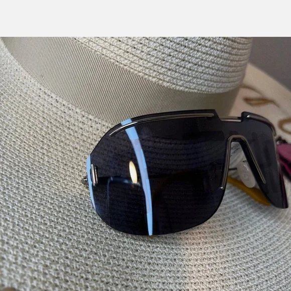 Fendi Cream Textured Hat - sanvalentin.cl display picture 1